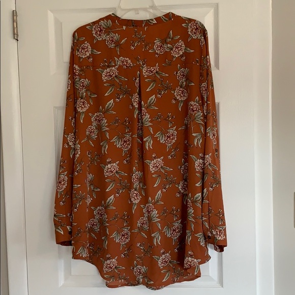 Floral button down tunic - Picture 5 of 6